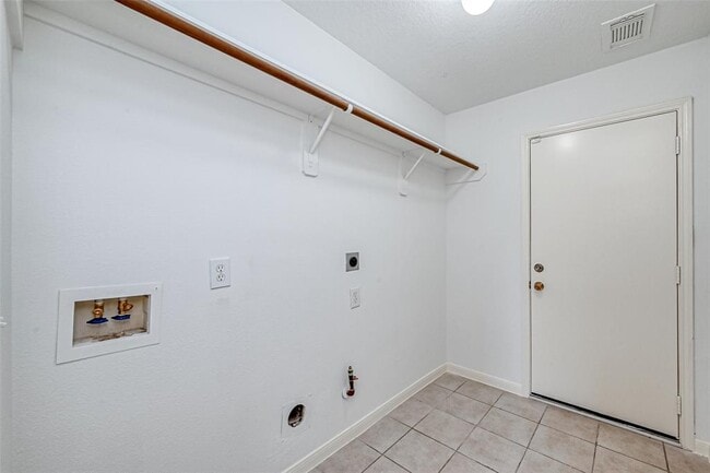 Building Photo - 11918 Solon Springs Dr