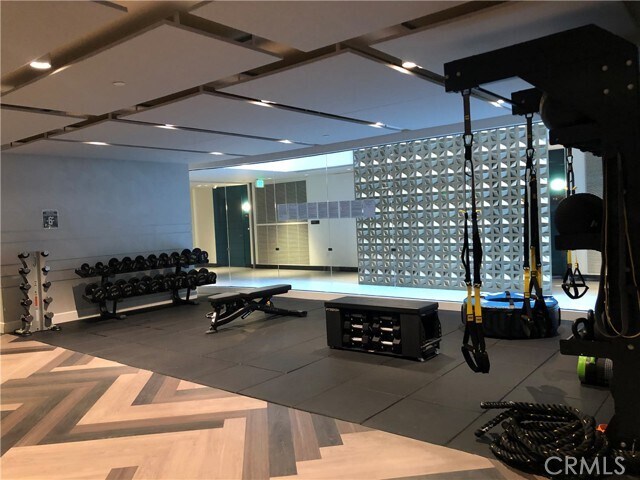 Building Photo - 400 S Broadway