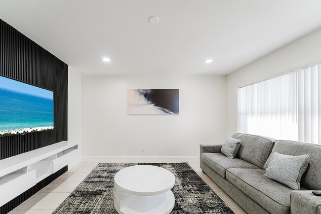 Building Photo - 1800 NW 4th Ave