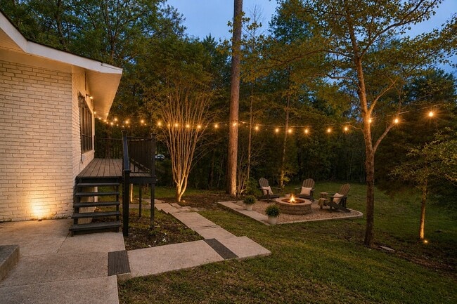 Building Photo - 323 Forrest Glen Rd