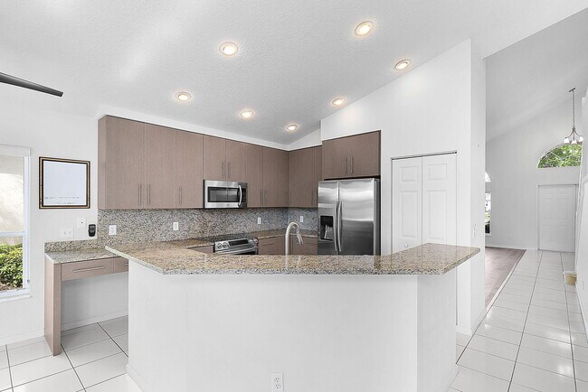 Building Photo - 3058 SE Brierwood Pl