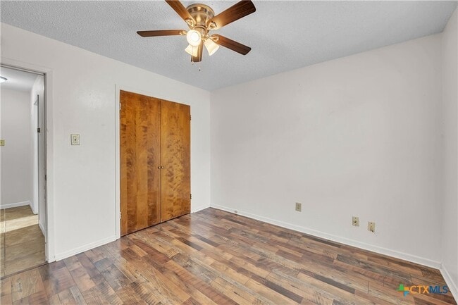 Building Photo - 613 Manning Dr