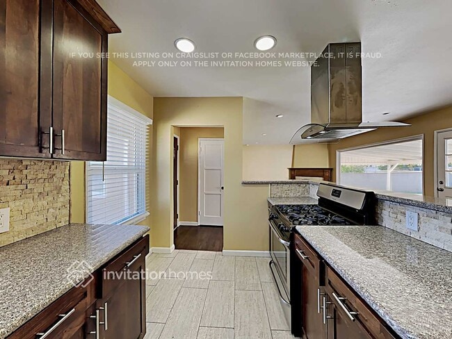 Building Photo - 10958 Choisser St