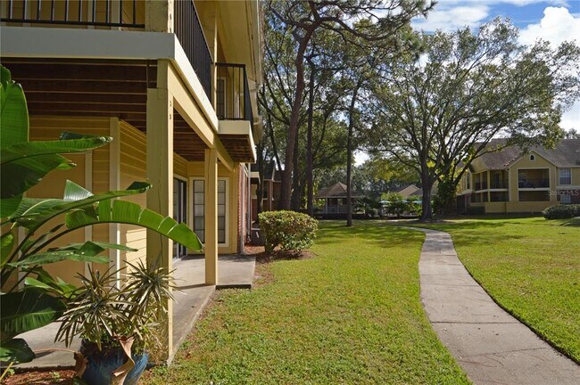 Building Photo - 8635 Mallard Reserve Dr