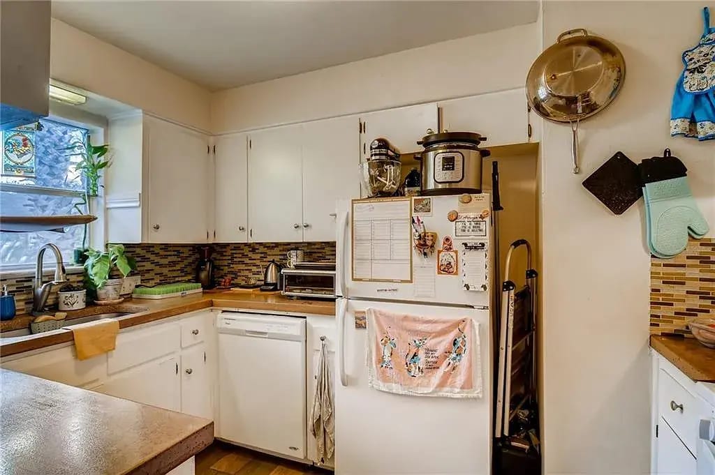Kitchen 2 - 8007 Brockman St