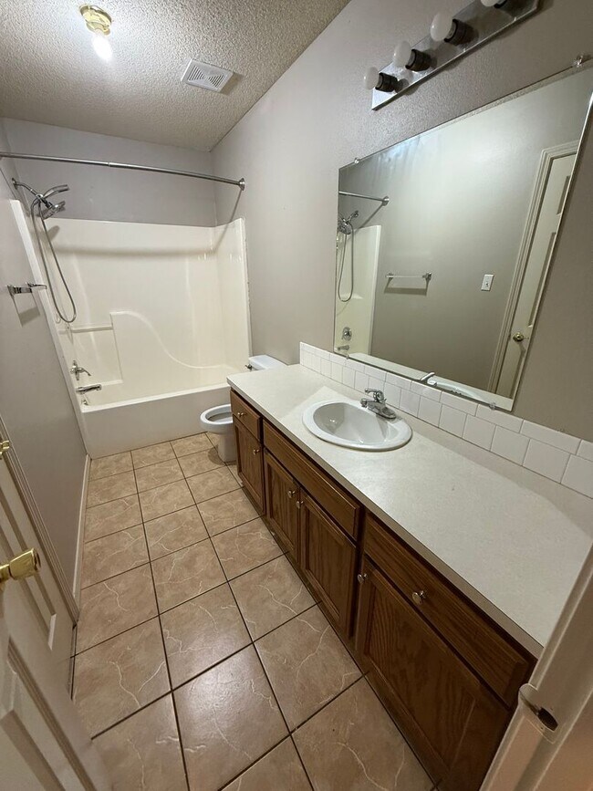 Building Photo - 1807 Wilder Ln
