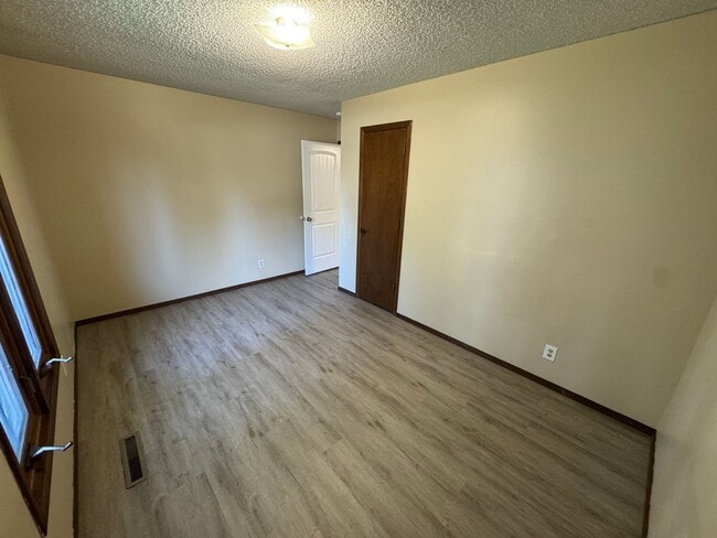 Building Photo - Beautiful  Home in Southeast Springfield