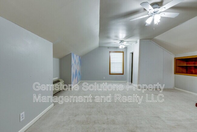 Building Photo - 2214 Falcon Creek Dr