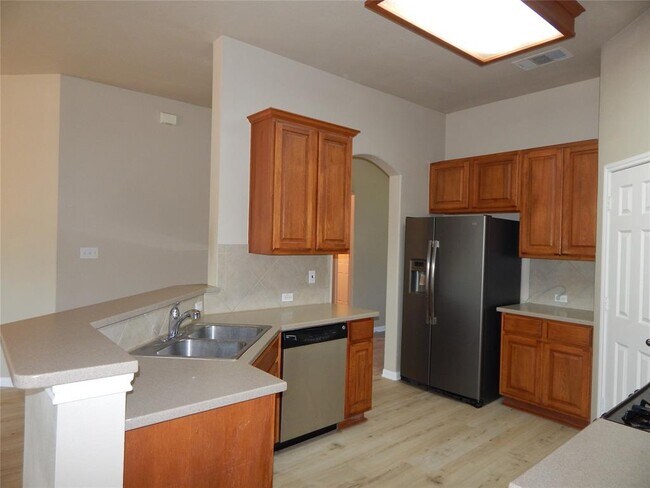 Building Photo - 601 Abbeyglen Castle Dr