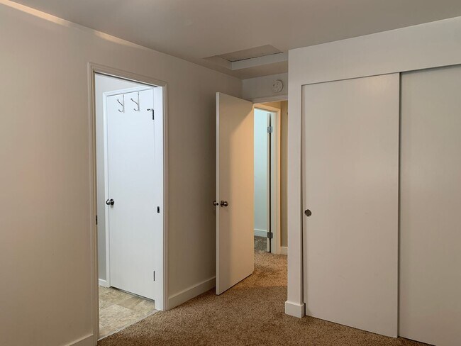 Building Photo - 3Bd/2.5Ba Kirkland Townhome