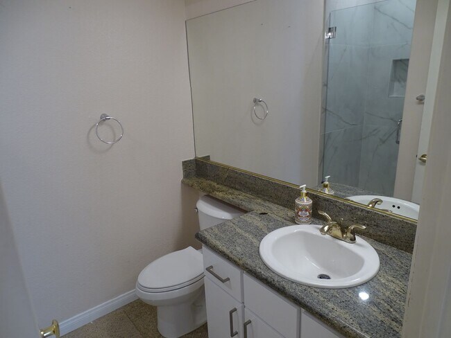 Building Photo - 5 BED Summerlin home w/ 1ST FLOOR BED AND 3/4 BATH