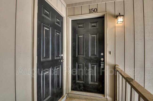 Building Photo - 150 Conifer Dr