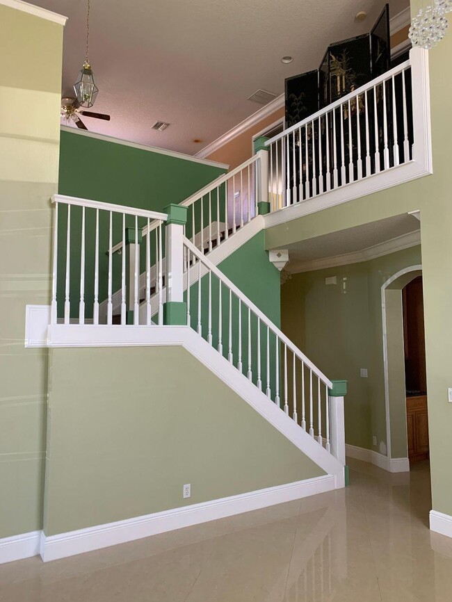 Building Photo - 3865 NW Deer Oak Dr
