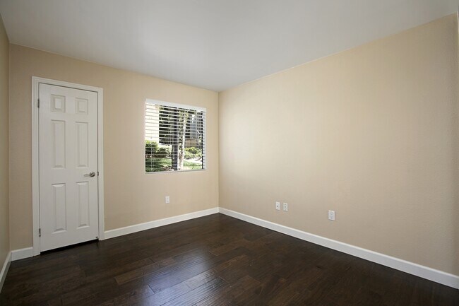 Building Photo - 9939 Azuaga St