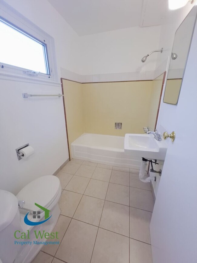 Building Photo - $1895 - 1BD/1BA Quaint and Well Maintained Apartment in Downtown San Jose Near PwC and Oracle