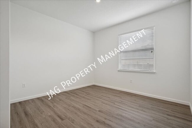 Building Photo - 516 Fredericksburg St