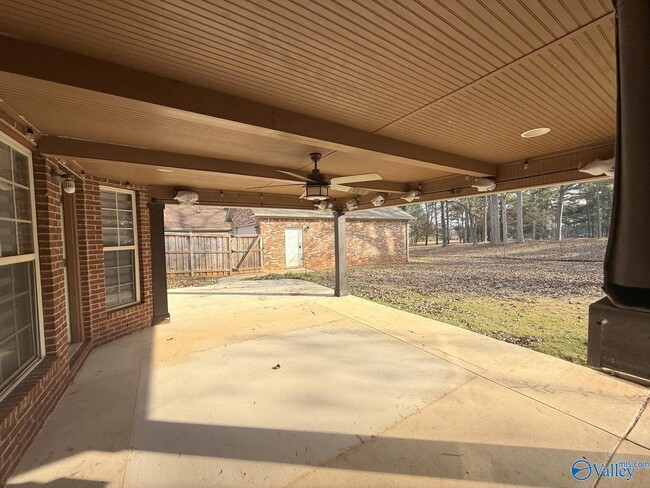 Building Photo - 118 Crystal Lake Dr