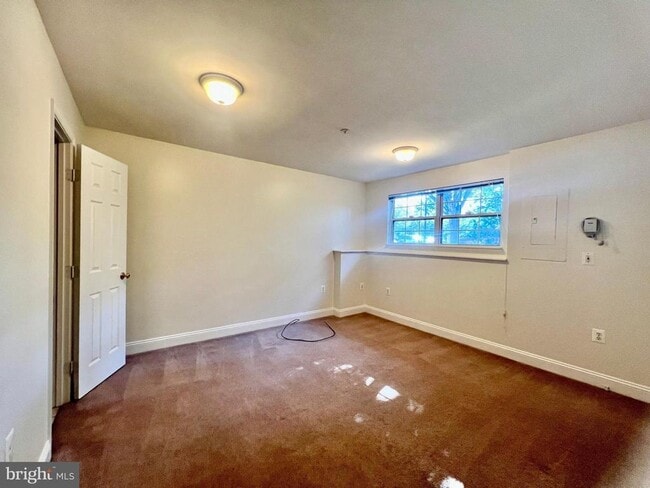 Building Photo - 2528 Ayr Ct