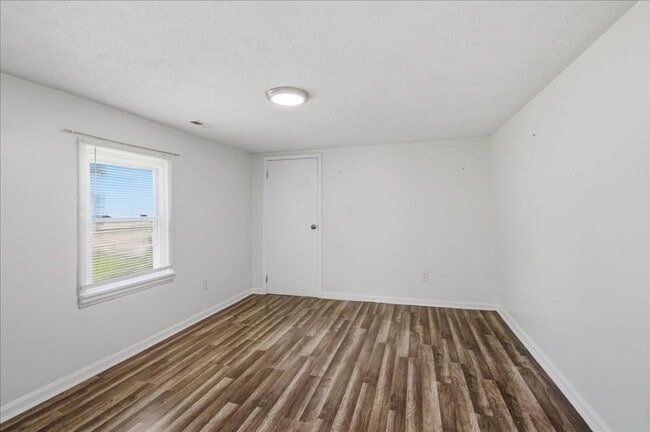 Building Photo - 3027 Alice Ave