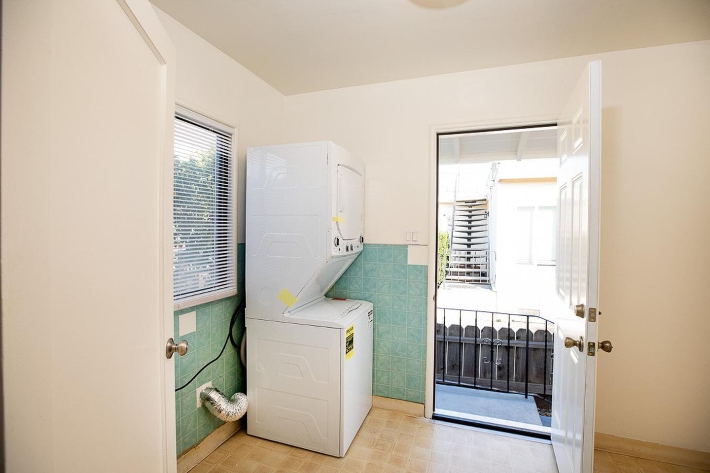 Building Photo - Remodeled 1BR Unit with Garage - Steps to BART in El Cerrito