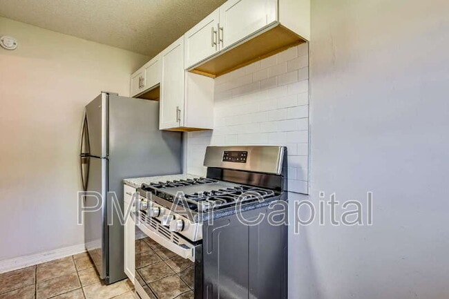 Building Photo - 6417 E Cottonwood Ln