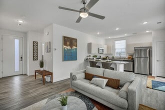 Building Photo - Estates at Plum Creek