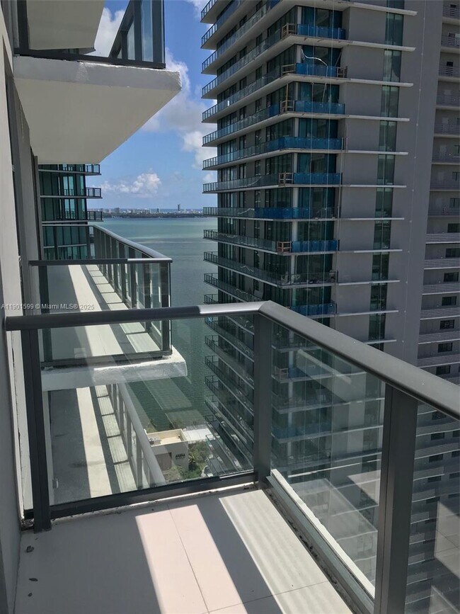 Building Photo - 501 NE 31st St