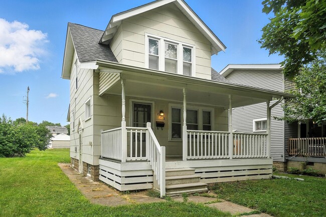 Primary Photo - 825 S Terrace Ave