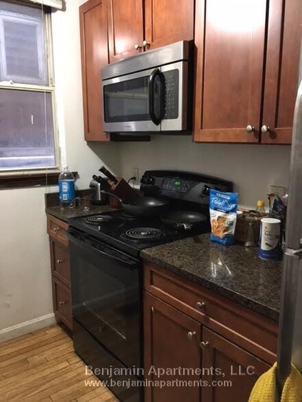 Building Photo - 10 Parker Hill Ave