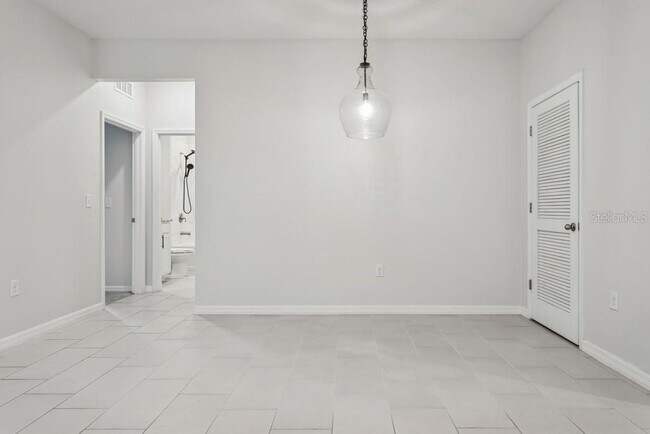 Building Photo - 32959 Sand Creek Dr