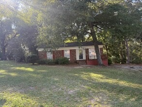 Building Photo - 831 Ridge St