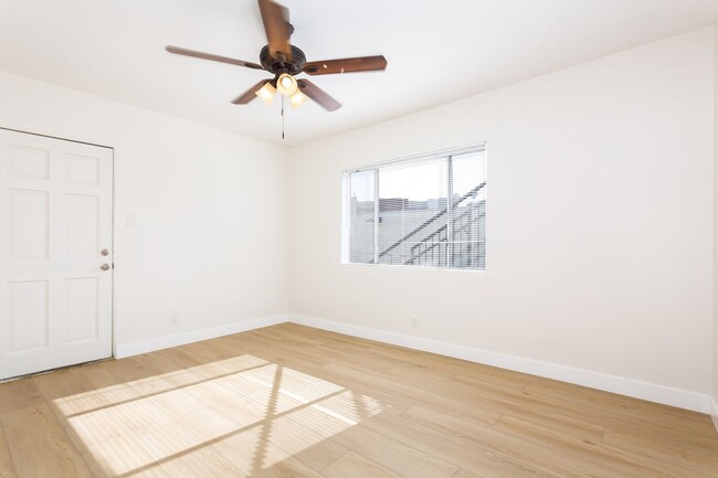 Building Photo - Parks