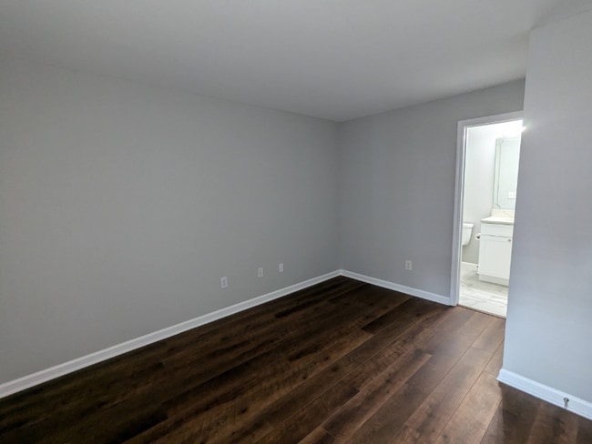 Building Photo - 322 Granville Ct