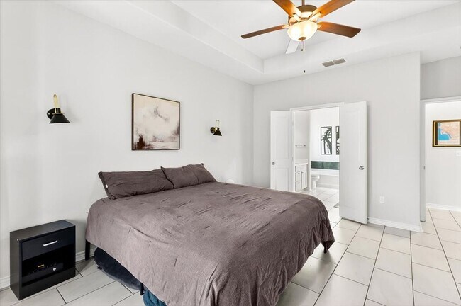 Building Photo - 2614 Vista del Sol