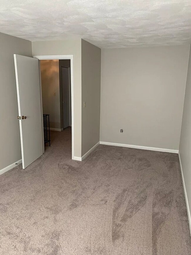 Building Photo - 222 Farrwood Dr