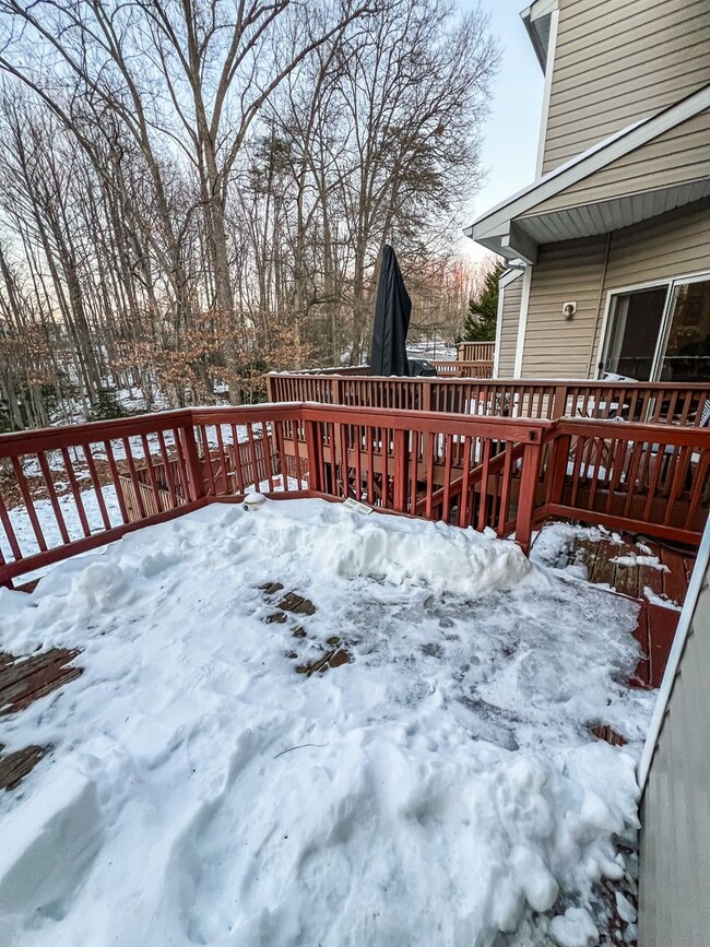 Building Photo - Townhome in Piney Orchard