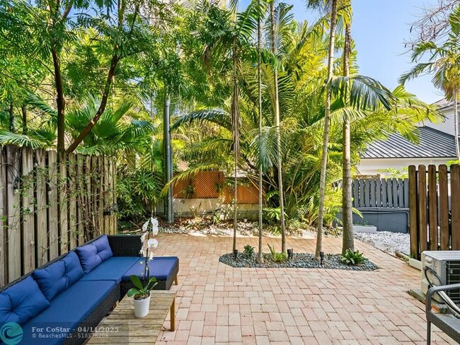 Building Photo - 1705 E Las Olas Blvd