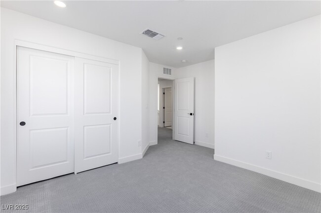 Building Photo - 2611 Aversa St