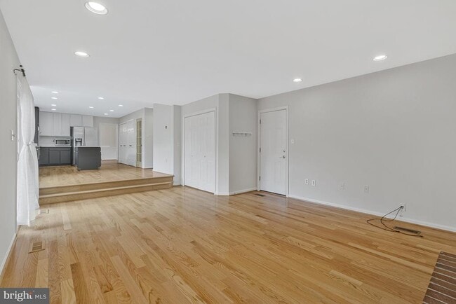 Building Photo - 2689 Glencroft Rd