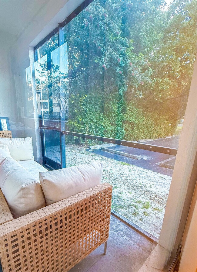 Building Photo - 2445 SW 18th Terrace