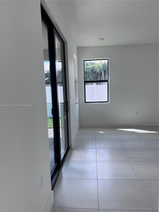 Building Photo - 4784 SW 72nd Terrace