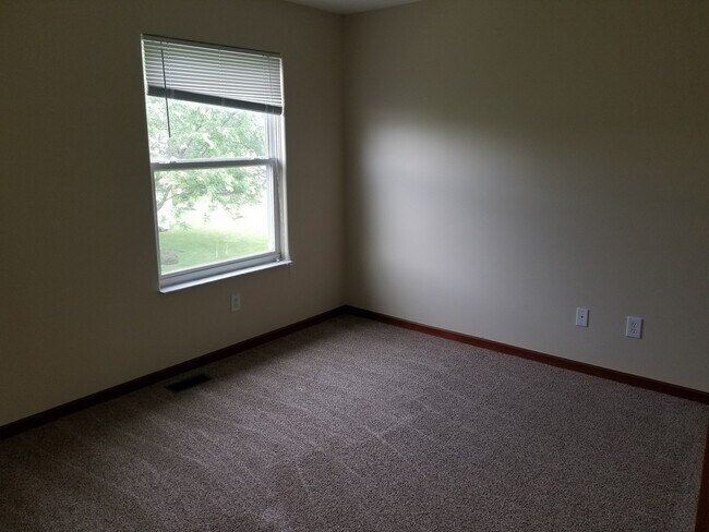 Building Photo - 501 Radcliff Dr