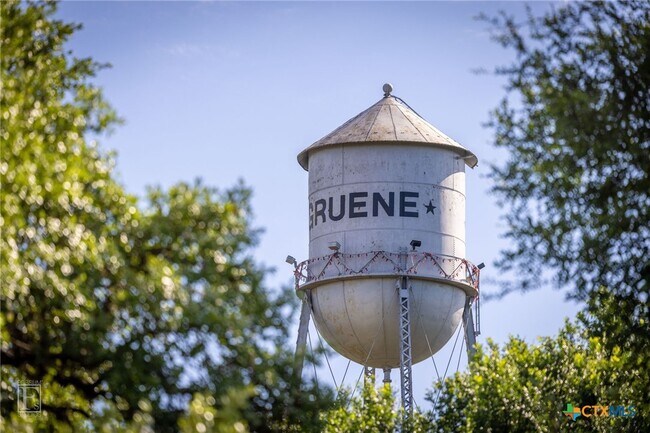 Building Photo - 2052 Gruene Rd