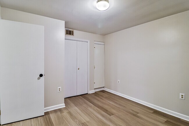 Building Photo - 4100 Ulster Rd