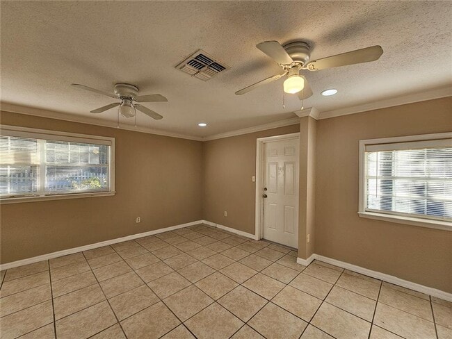 Building Photo - 1325 Mann Rd