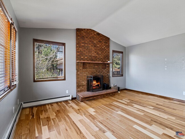 Building Photo - Gorgeous 5 Bed 4 Bath House in North Fort ...