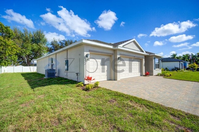 Building Photo - 707 NW 2nd Ln