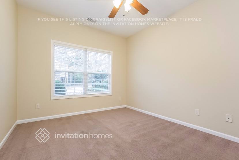 Building Photo - 6532 Silk Tree Pointe