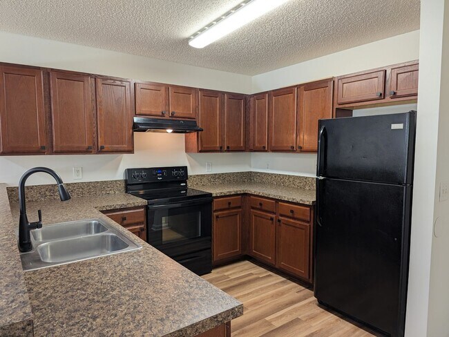 Building Photo - 130 Plantation Point Dr