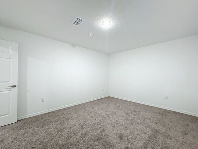 Building Photo - 1711 Barton Towne Cir